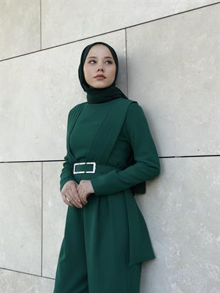 Arkası Pelerinli Tulum Zümrüt