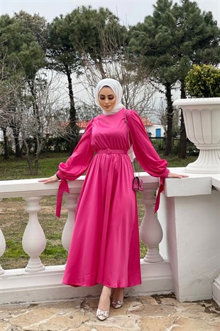 Balon Kol Kemerli Saten Elbise Fuşya