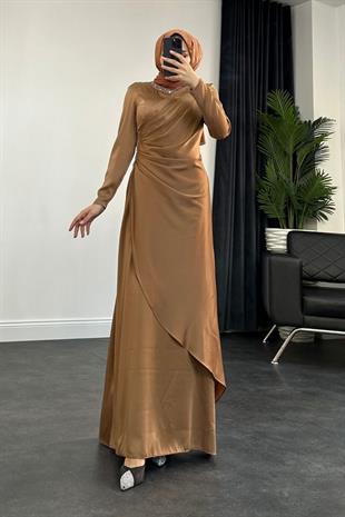 Beli Ve Boynu İşlemeli Saten Abiye Camel