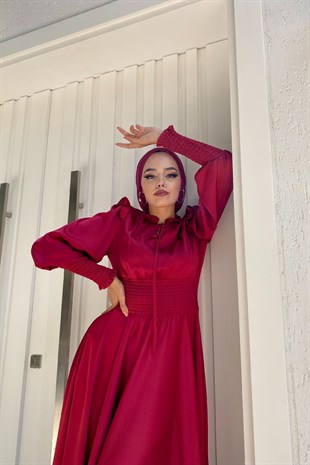 Beli ve Kolu Lastikli Saten Abiye Bordo
