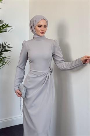 Catalina Yanı Güllü Elbise Gri