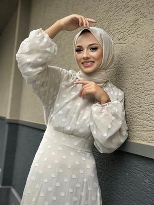 Çiçel İşlemeli Beli Kemerli Elbise Bej