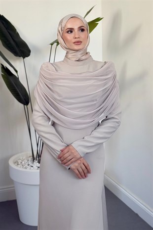 Clarette Degaje Yaka Pelerinli Balık Abiye Taş