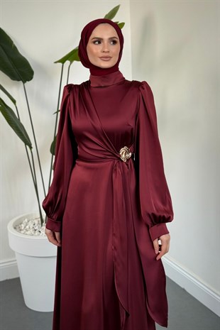 Crimson Rose Yandan Tokalı Saten Abiye Bordo