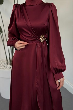Crimson Rose Yandan Tokalı Saten Abiye Bordo