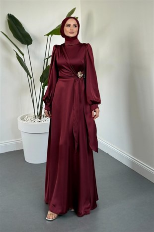 Crimson Rose Yandan Tokalı Saten Abiye Bordo