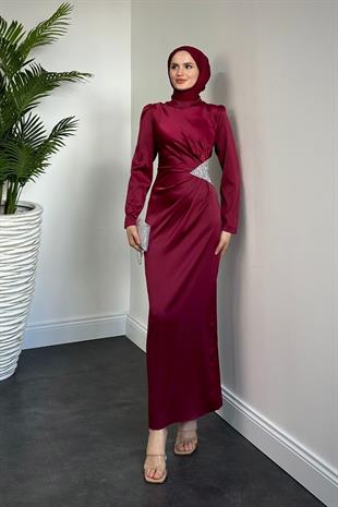Dianora Yanı Üçgen Taşlı Saten Abiye Bordo