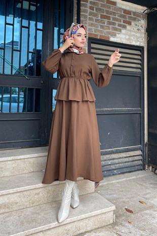 Düğmeli Etekli Takım Kahverengi