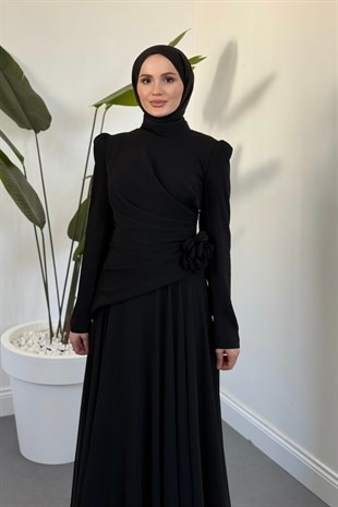 Elyra Yandan Seyyar Tokalı Asimetrik Kesim Abiye Siyah