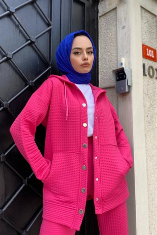 Kapitoneli Önden Çıtçıtlı Pantolonlu Takım Pembe