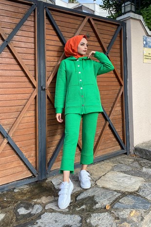 Kapitoneli Önden Çıtçıtlı Pantolonlu Takım Yeşil