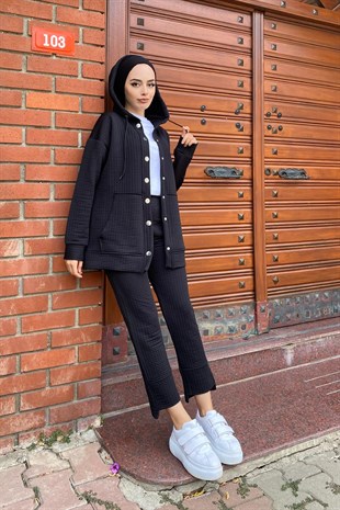 Kapitoneli Önden Çıtçıtlı Pantolonlu Takım Siyah