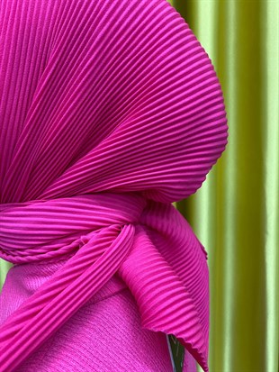 Kendinden Piliseli Eşarp