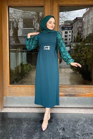 Kolları Dantelli Krep Elbise Zümrüt