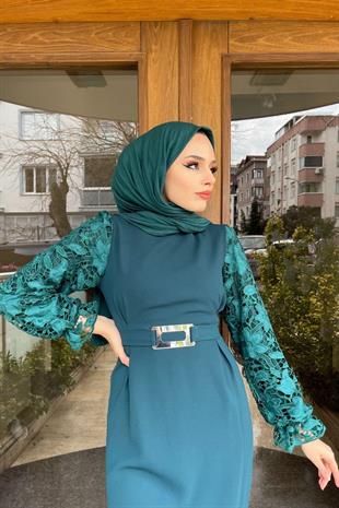 Kolları Dantelli Krep Elbise Zümrüt