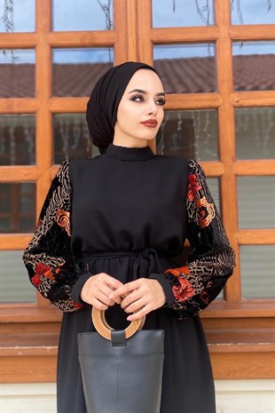 Kolları Kadife Desenli Elbise Siyah