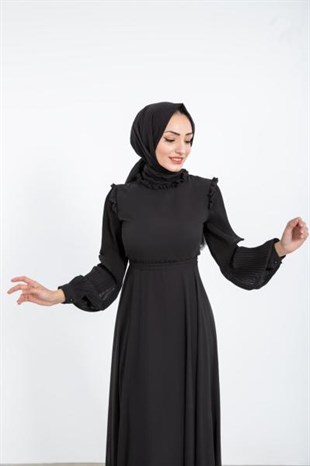 Kolları Pileli Kuşaklı Şifon Elbise Siyah