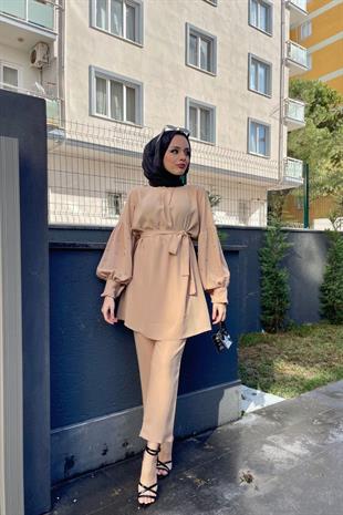 Kolları Taş İncili Pantolonlu Takım Bej