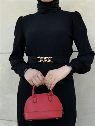 Kollları Lastikli Zincir Kemerli Bürümcük Elbise Siyah