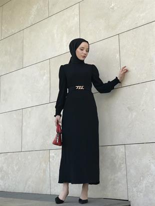 Kollları Lastikli Zincir Kemerli Bürümcük Elbise Siyah
