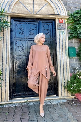 Kolu Düğmeli Pantolonlu Takım Camel