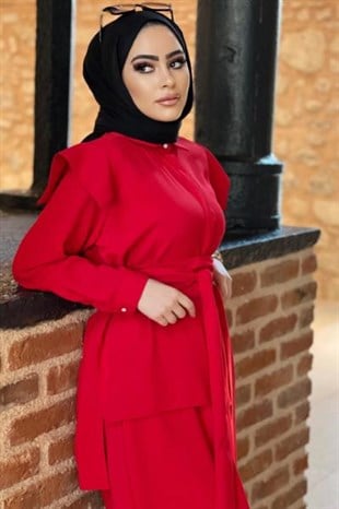 Kolu Fırfırlı Düğmeli Takım Kırmızı
