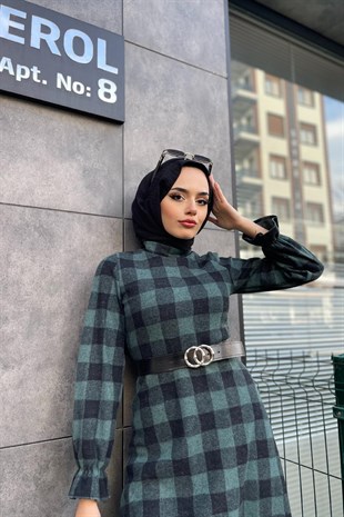 Kolu Lastikli Kemerli Kareli Elbise Yeşil