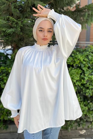 Kolu ve Boynu Büzgülü Tunik Beyaz