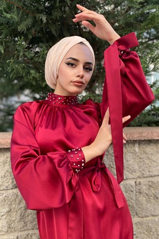 Kolu ve Boynu İncili Abiye Bordo