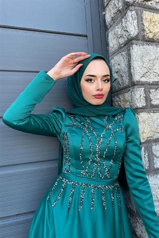 Kristal İşlemeli Saten Abiye Zümrüt