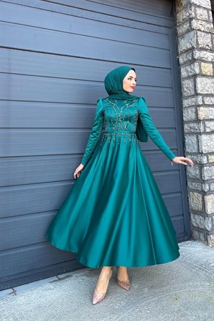 Kristal İşlemeli Saten Abiye Zümrüt