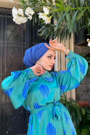 Kuşaklı Saten Elbise Zümrüt