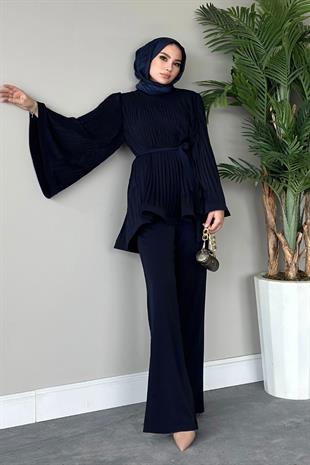 Larissa Pliseli Takım Lacivert