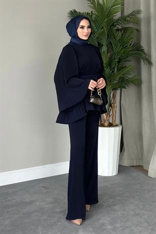 Larissa Pliseli Takım Lacivert