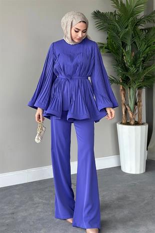 Larissa Pliseli Takım Lila