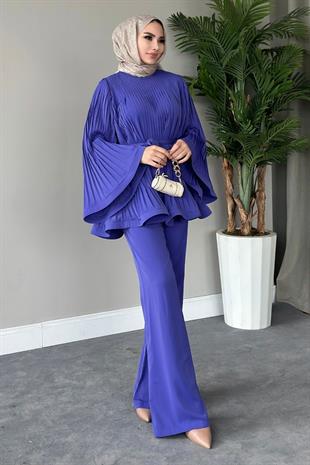 Larissa Pliseli Takım Lila