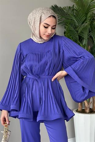 Larissa Pliseli Takım Lila