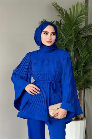 Larissa Pliseli Takım Saks