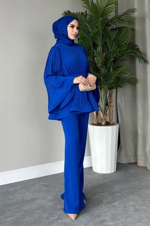 Larissa Pliseli Takım Saks