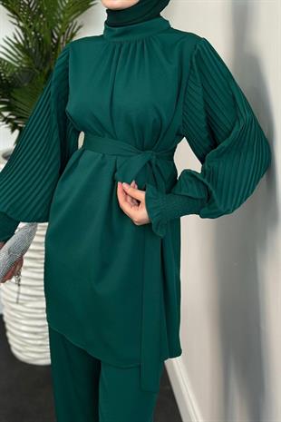 Lucetta Kolları Pliseli Takım Zümrüt