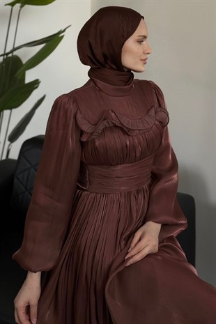 Maryam Altı Ve Göğüs Kısmı Fırfırlı Janjan Abiye Bakır