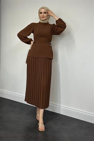 Merlin Yanları Metal Detay Plise Etek Takım Kahverengi