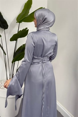 Monevia Kolları Yırtmaçlı Saten Abiye Gri