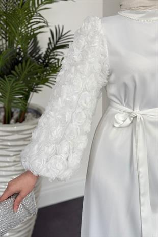 Neva Kolları Güllü Boynu Boncuklu Elbise Beyaz