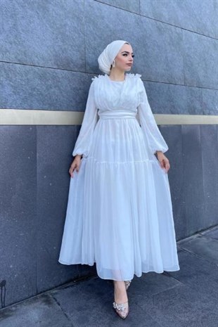 Omzu Fırfır Önü Boncuklu Abiye Beyaz