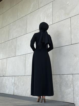 Önü Çapraz Zincirli Fırfıt Detay Elbise Siyah