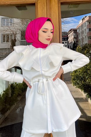 Önü Fırfırlı Büzgülü Takım Beyaz
