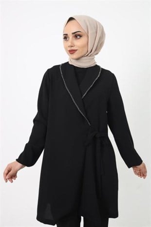 Önü İşlemeli Yandan Bağlamalı Ceket Siyah