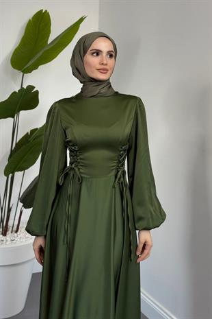 Orya Yanları Sıkmalı Saten Abiye Koyu Haki Yeşili