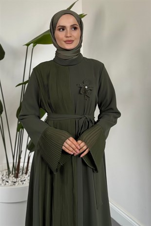 Sarah Yandan Tokalı Elbise Haki  